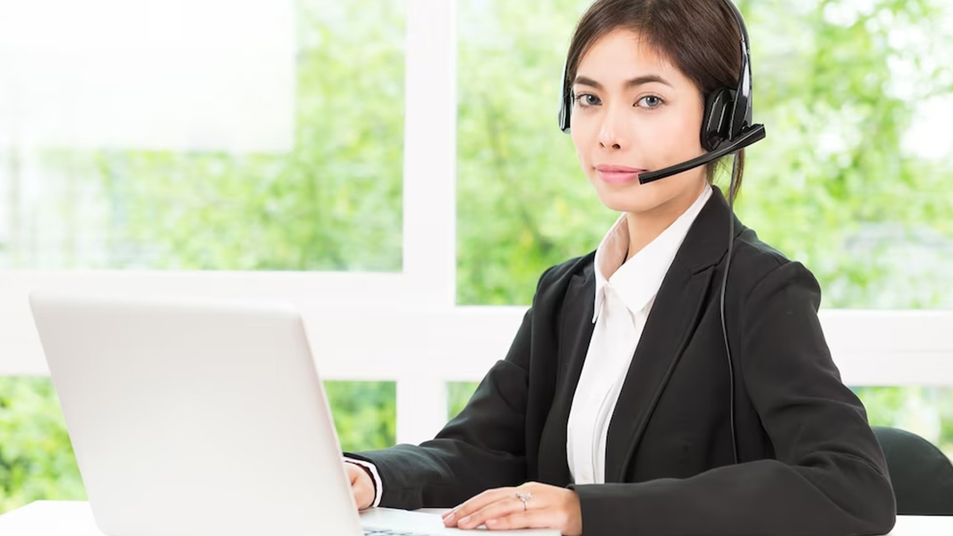 Đội ngũ hỗ trợ khách hàng chuyên nghiệp của hubet sẵn sàng giúp đỡ